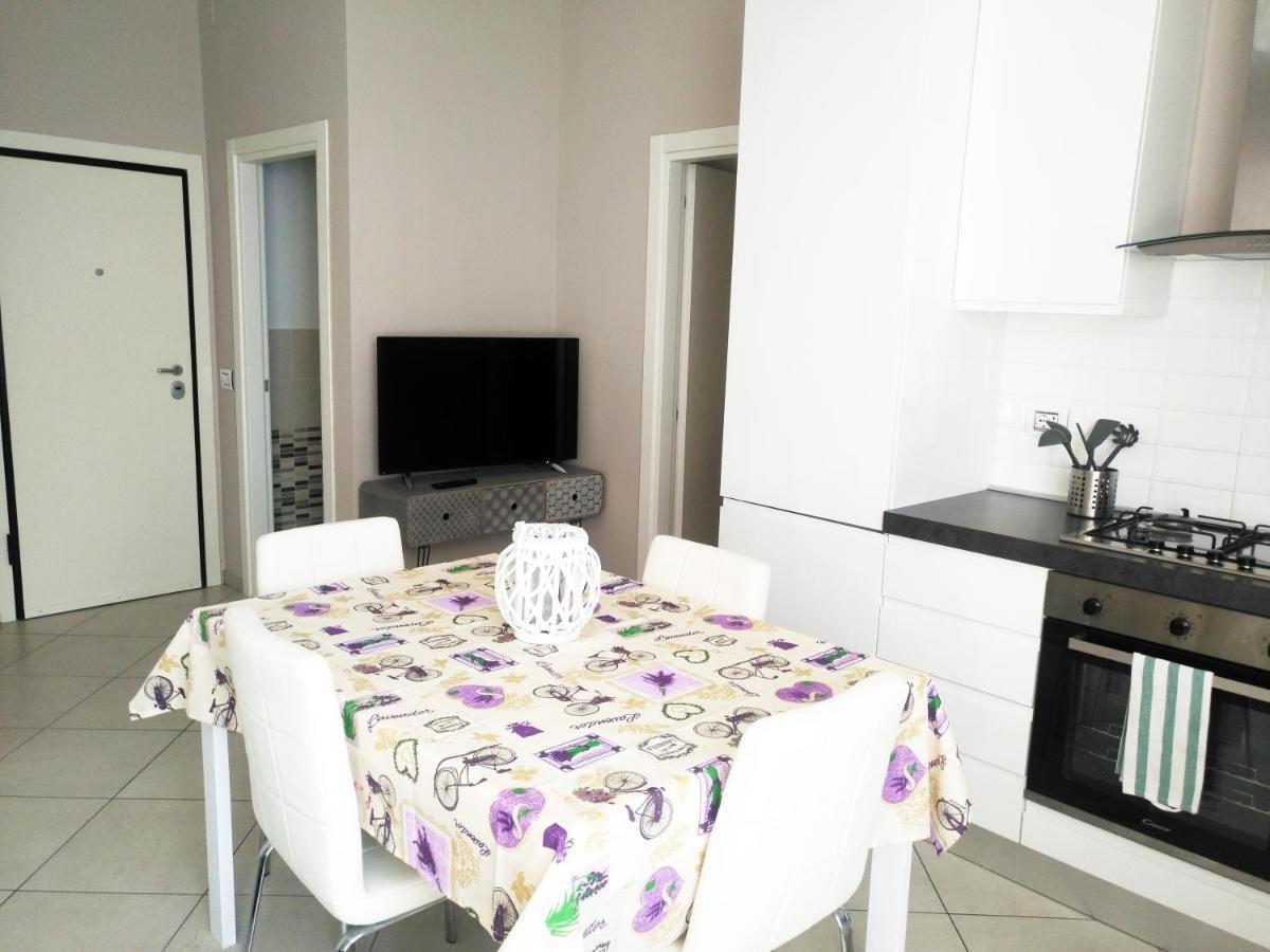 רימיני Mamma Casa Marina Center Apartments מראה חיצוני תמונה